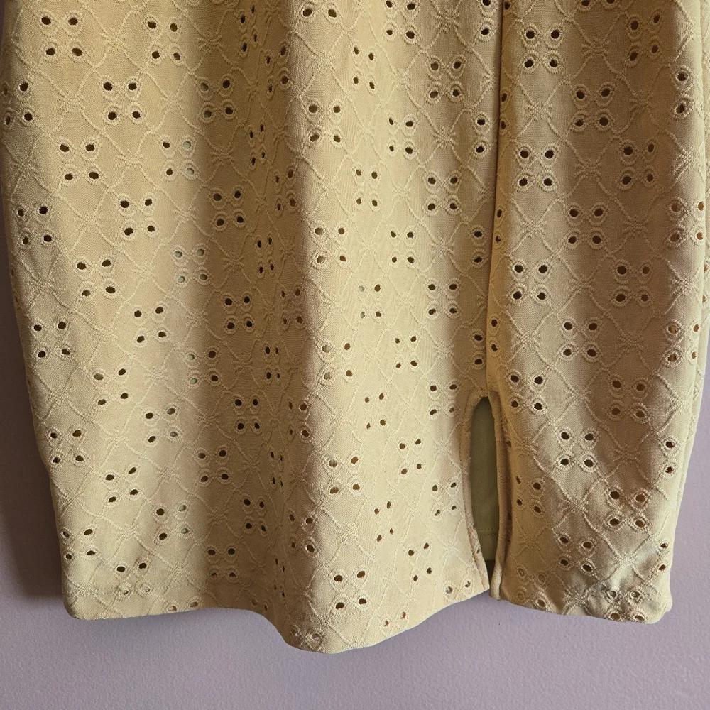 Rue21 Lined Dress With Hole Pattern & Ruffle Sleeves & a Form Fit, S? - Picture 3 of 5